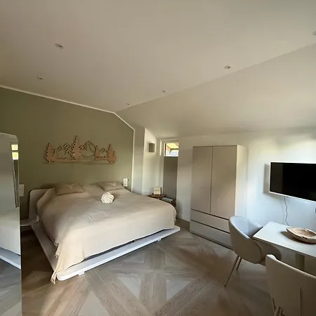 Privates Am Waldrand Chalet *